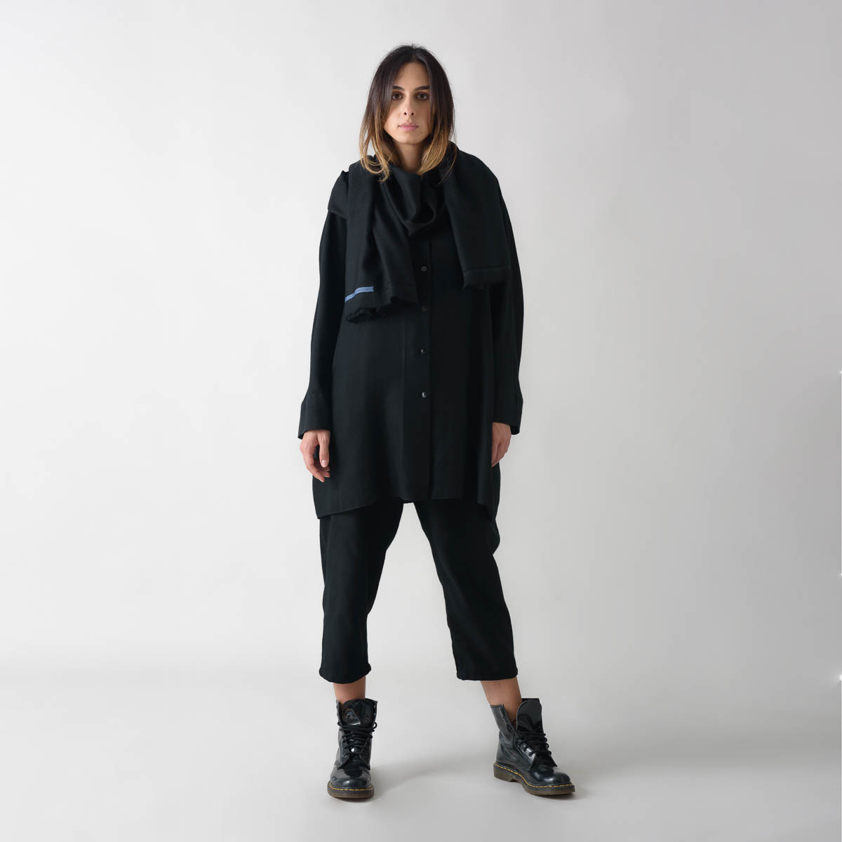 i-trousers outfit, black hole scarf